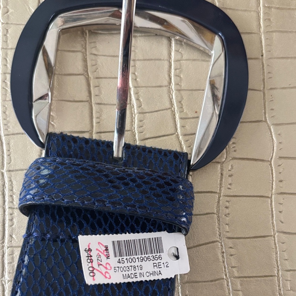 White House Black Market Textured blue Belt